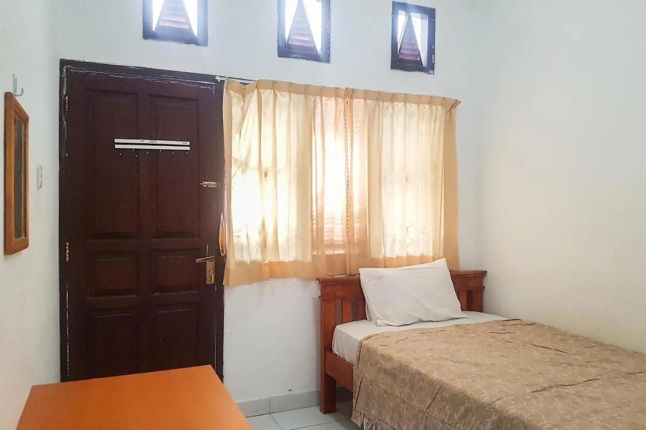 Hotel Spot On 90365 Rumah Kost Alor Denpasar
